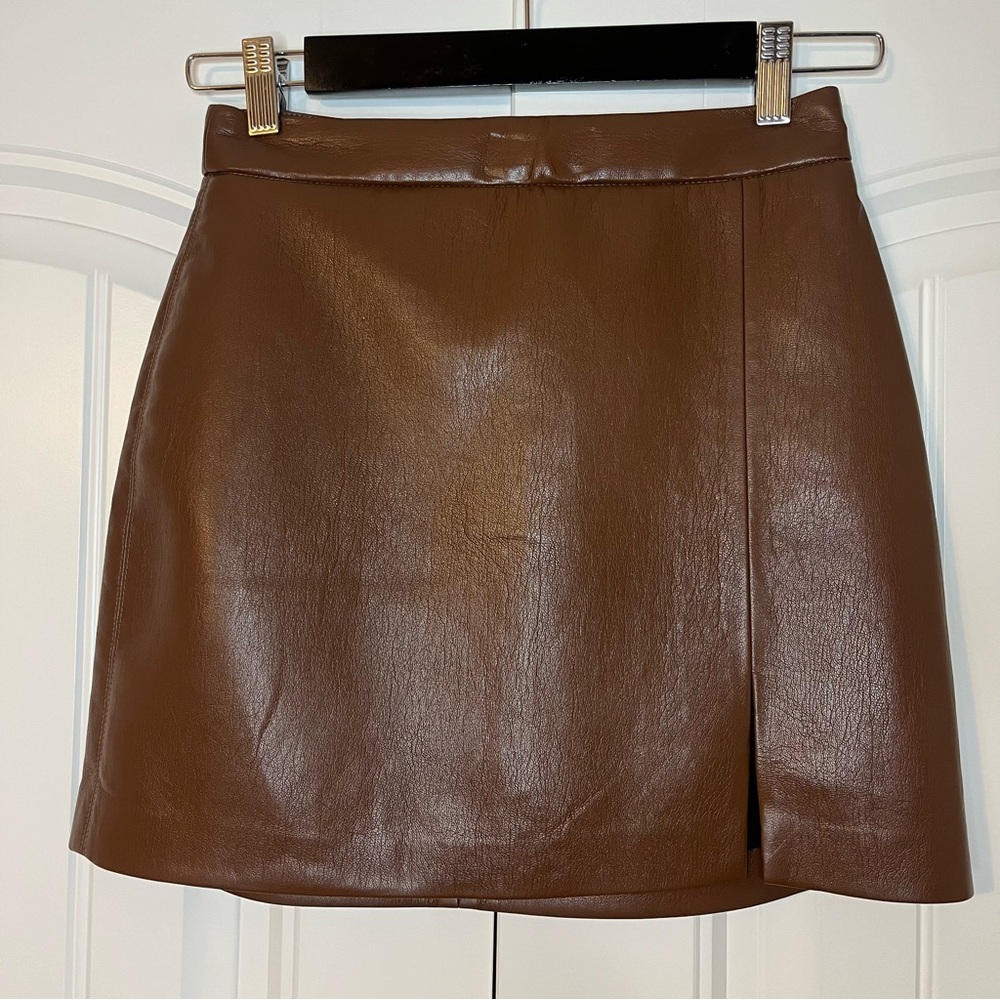 Aritzia Wilfred Brown Vegan Leather Mini Skirt Size 2 - Picture 1 of 5